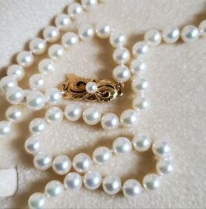Elegant Mikimoto  Pearls Necklace 18k Gold   and  Akoya Earrings 14k   Gold